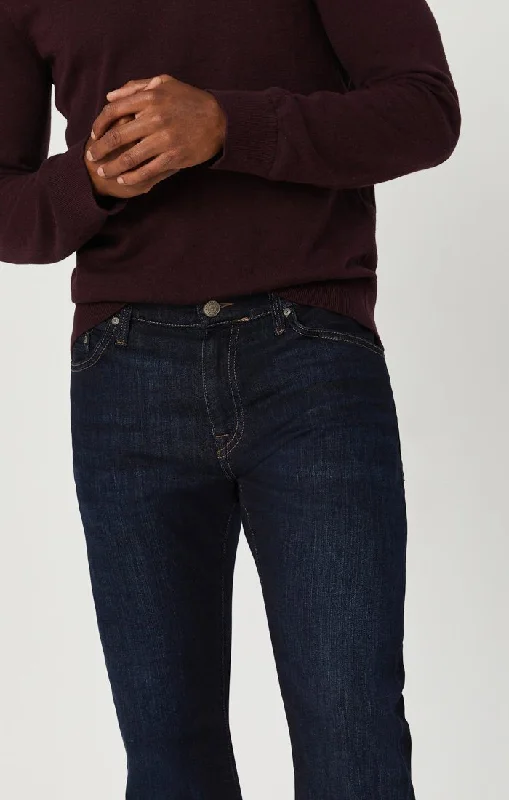 MARCUS SLIM STRAIGHT LEG IN RINSE BRUSHED WILLIAMSBURG