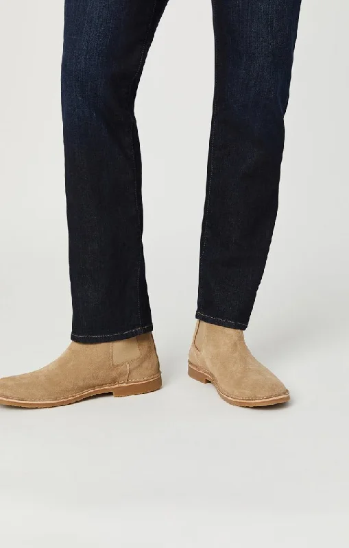 MARCUS SLIM STRAIGHT LEG IN RINSE BRUSHED WILLIAMSBURG