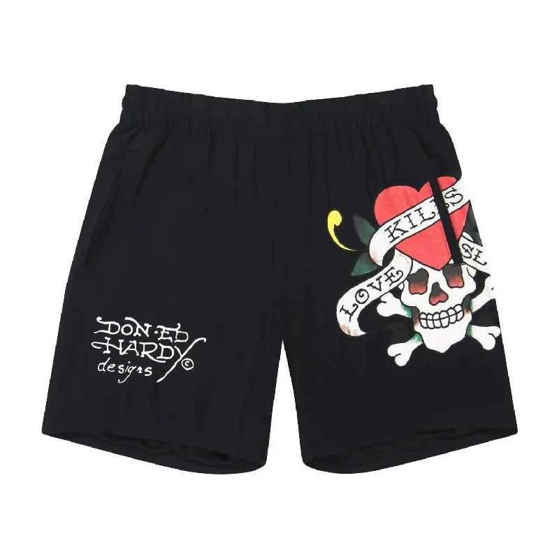 Men's Love Kills Slowly Print Short In Black