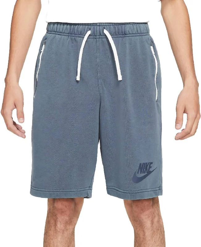 Men's Sportswear Essential Short In Thunder Blue