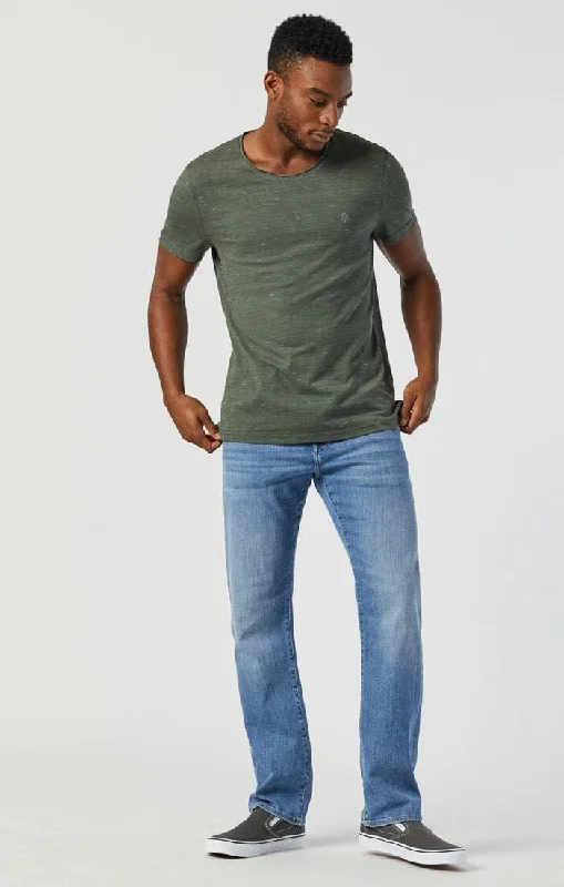 ZACH STRAIGHT LEG JEANS IN LIGHT BRUSHED WILLIAMSBURG