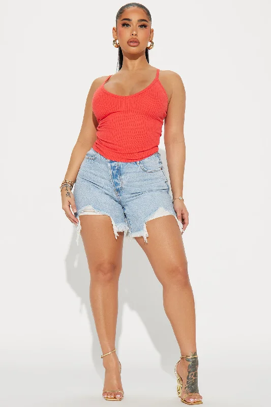 at-a-glance-crossover-denim-shorts-light-wash