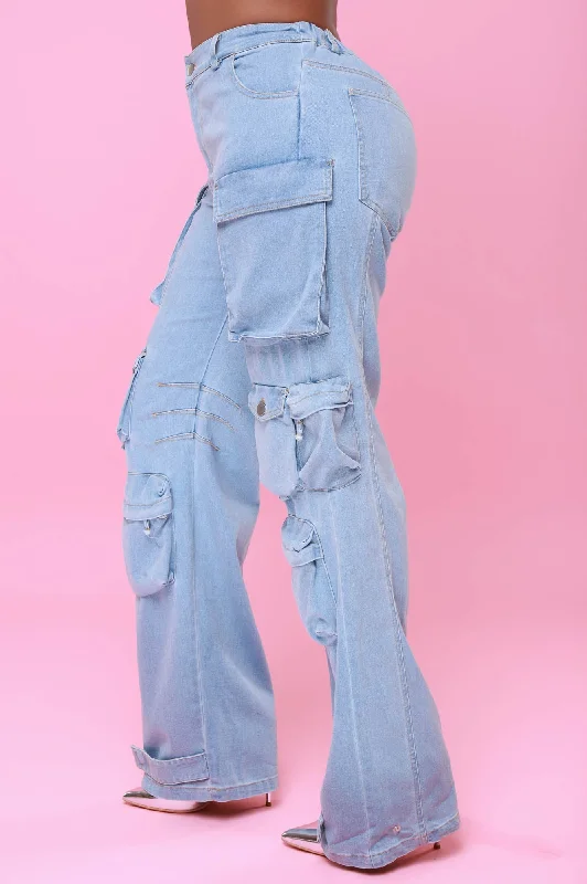 baggy-multi-pocket-long-cargo-pants-light-wash-denim