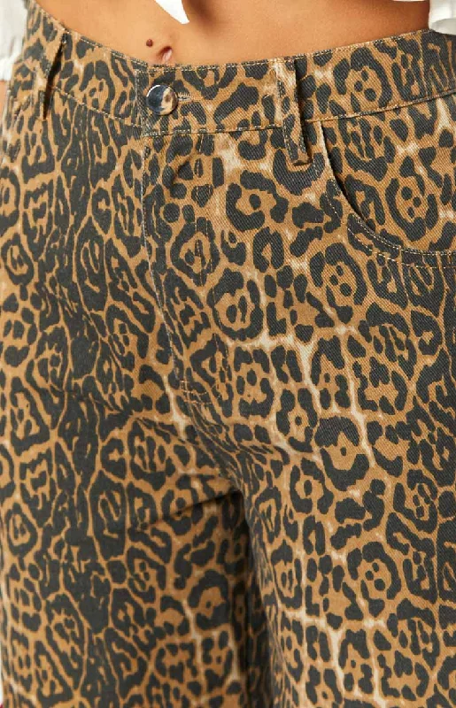 brunet-leopard-print-straight-leg-jeans