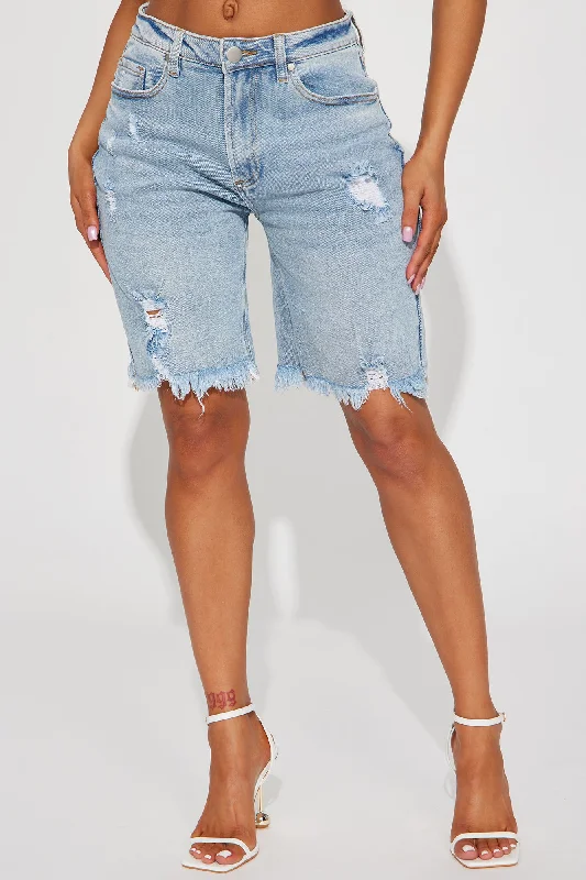 came-to-win-stretch-denim-bermuda-shorts-medium-wash