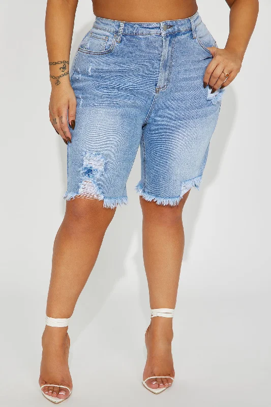 came-to-win-stretch-denim-bermuda-shorts-medium-wash