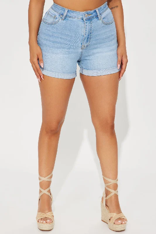 Coming Back To You Stretch Denim Shorts - Light Wash