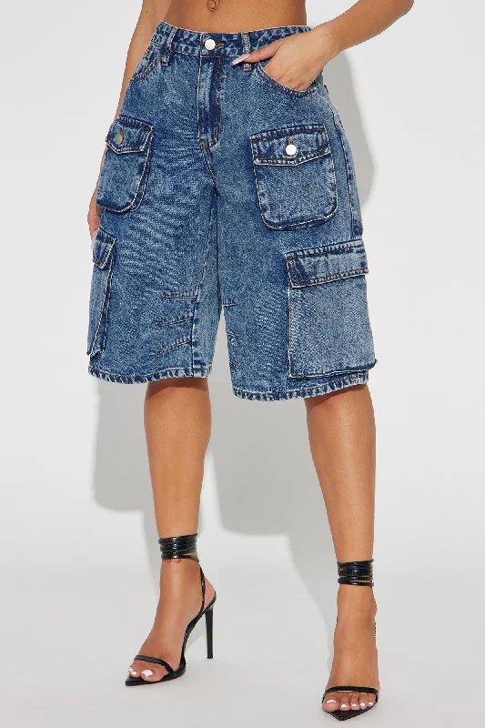 frankie-acid-wash-cargo-denim-jorts-medium-wash