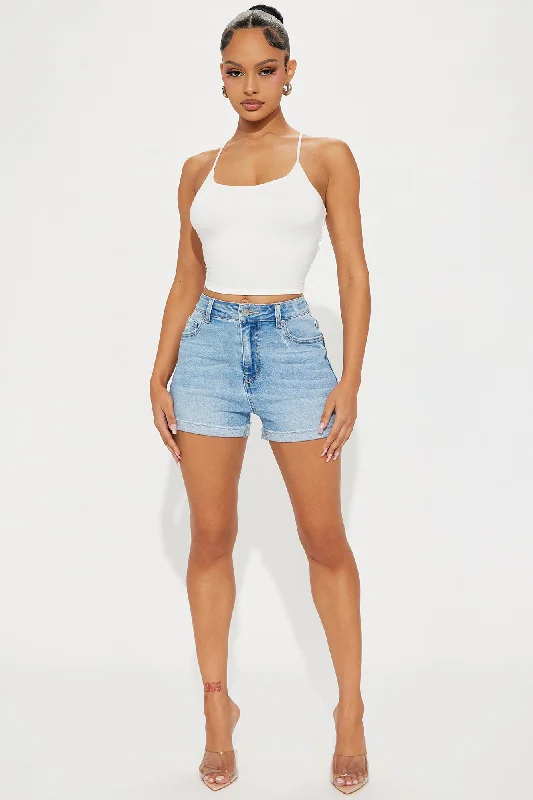 get-a-good-look-stretch-denim-shorts-light-wash