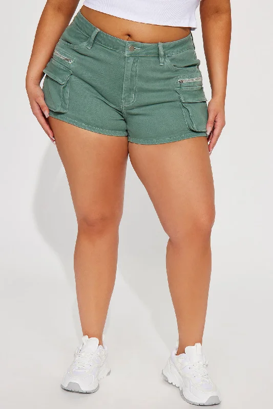 get-caught-up-stretch-cargo-denim-shorts-green