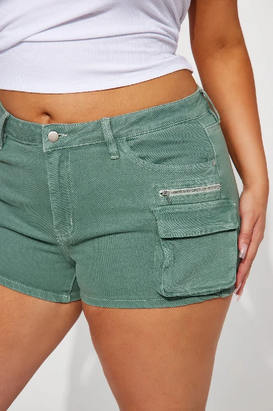 get-caught-up-stretch-cargo-denim-shorts-green