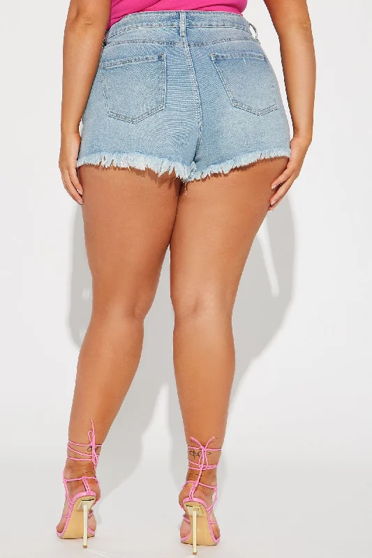 heatwave-cut-off-denim-shorts-light-wash