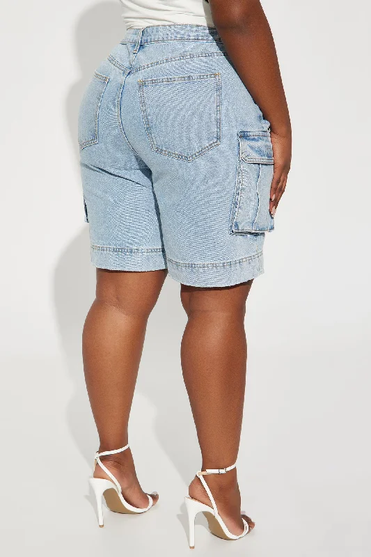 in-high-demand-non-stretch-cargo-bermuda-shorts-light-wash