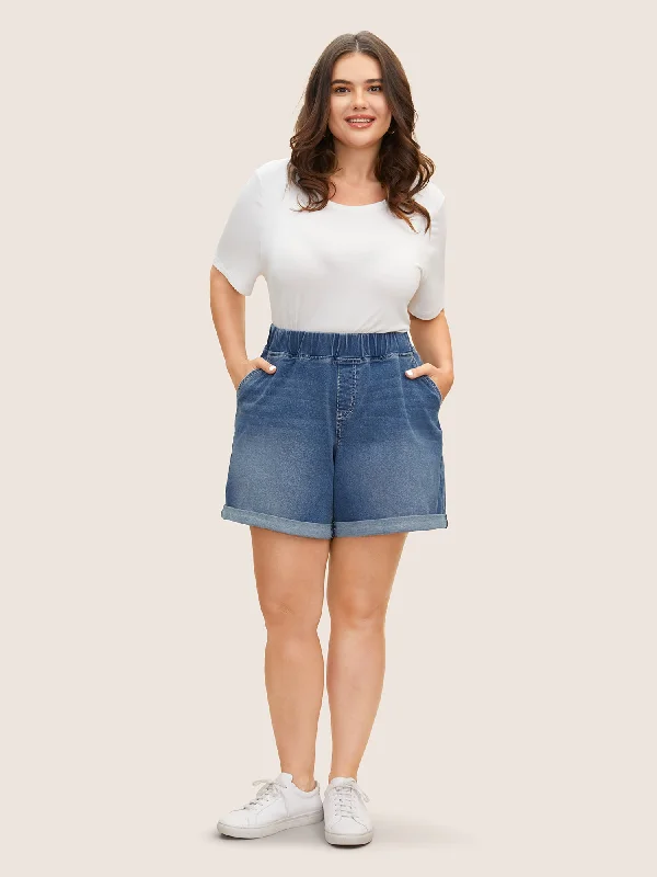 medium-wash-roll-hem-loose-denim-shorts