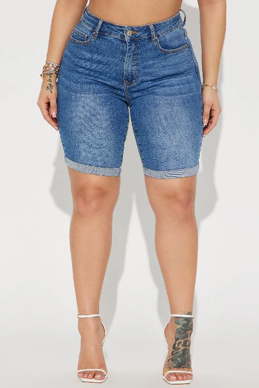 putting-in-the-work-stretch-bermuda-denim-shorts-medium-wash