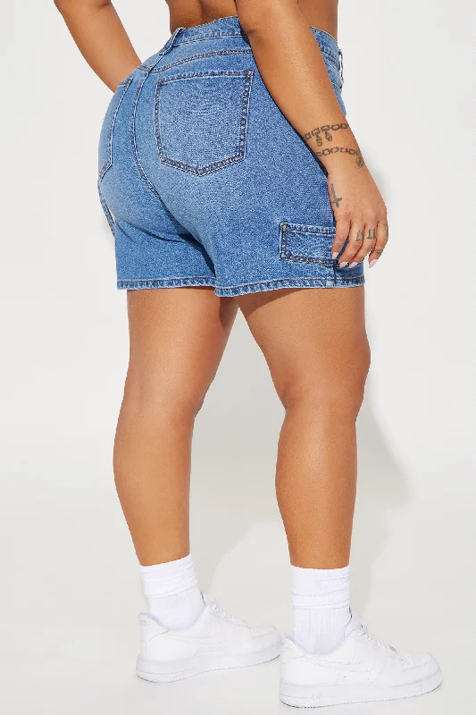 same-page-stretch-denim-utility-shorts-medium-wash