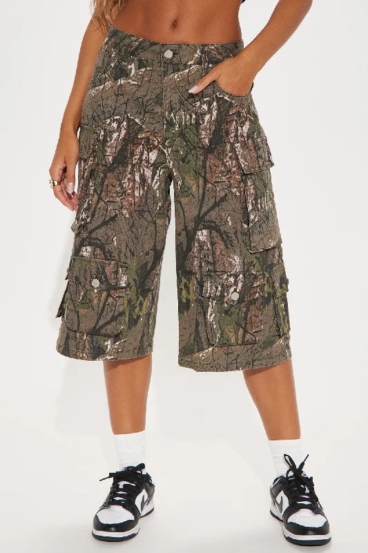 scoping-it-out-camo-stretch-denim-jorts-camouflage