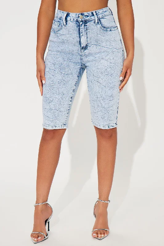 stellar-stretch-denim-bermuda-shorts-acid-wash-blue