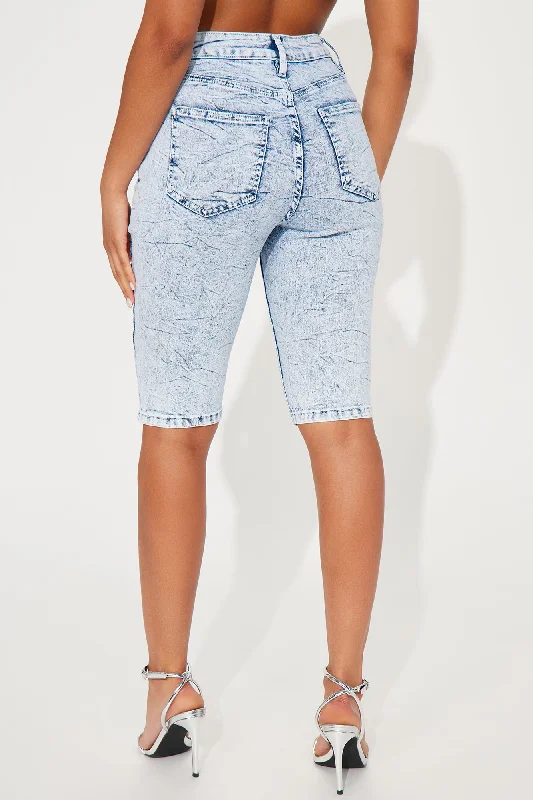 stellar-stretch-denim-bermuda-shorts-acid-wash-blue