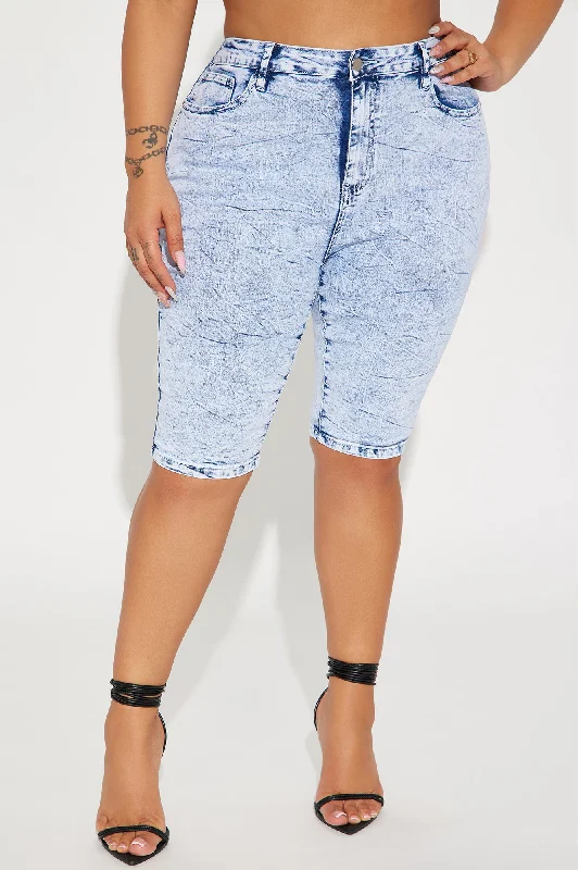 stellar-stretch-denim-bermuda-shorts-acid-wash-blue