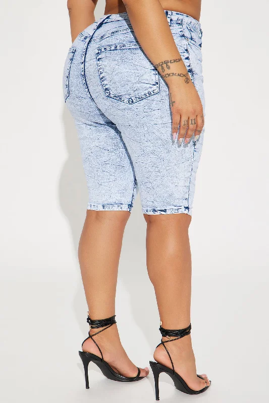 stellar-stretch-denim-bermuda-shorts-acid-wash-blue