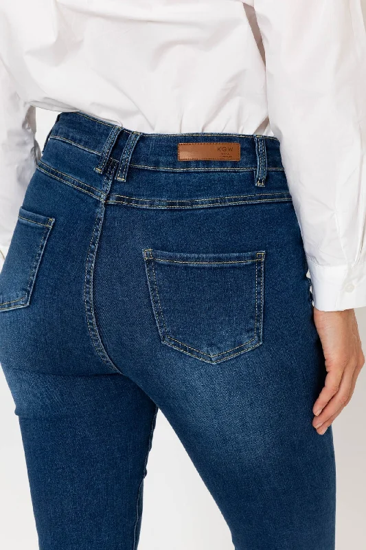 straight-leg-jeans-in-medium-blue